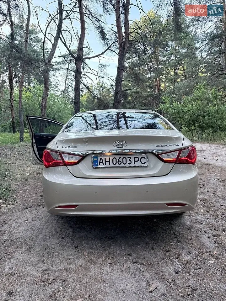Hyundai Sonata 2010 photo 3
