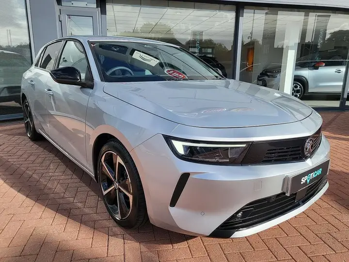Vauxhall Astra 2025 photo 2