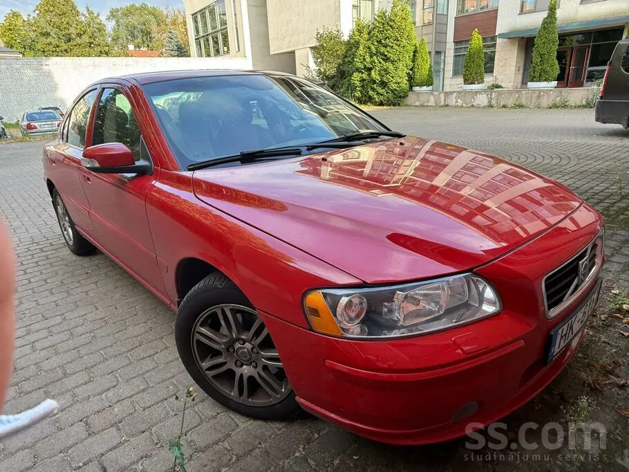 Volvo S60 2010 photo 2