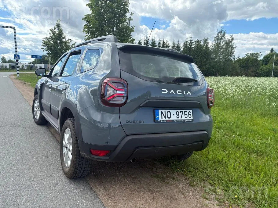 Dacia Duster 2023 photo 2