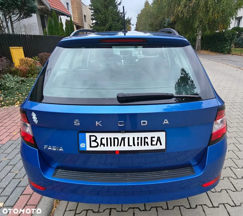 Skoda Fabia 2021 photo 3