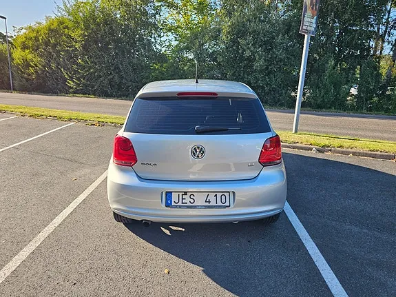 Volkswagen Polo 2010 photo 4