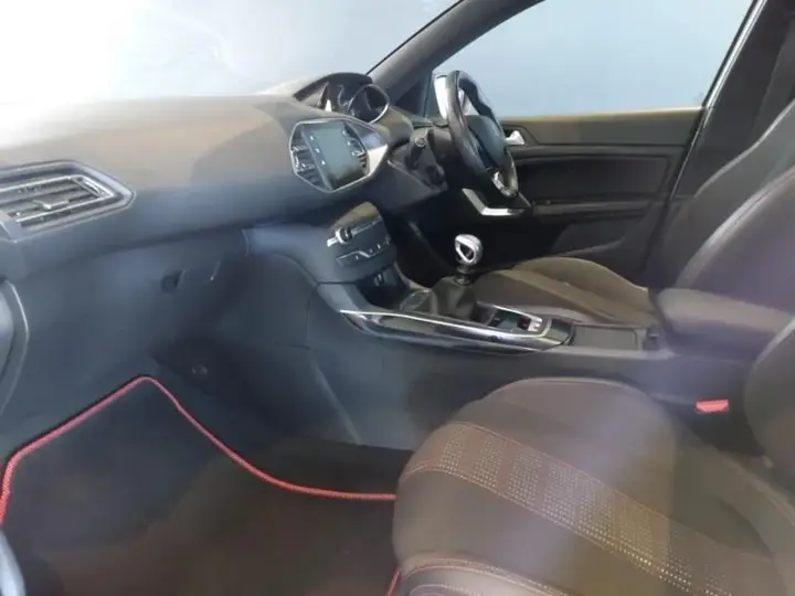 Peugeot 308 2019 photo 5