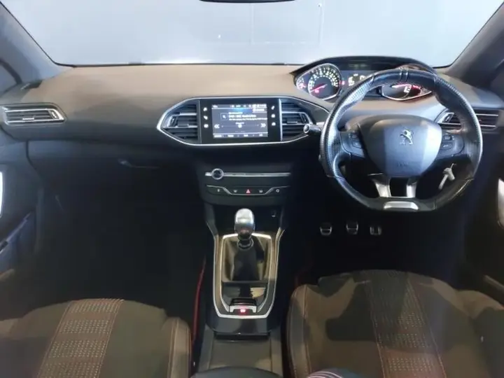 Peugeot 308 2019 photo 3