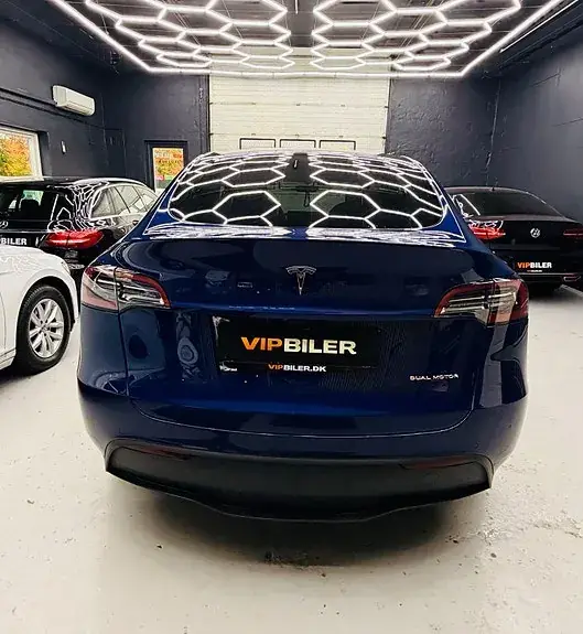 Tesla Model Y 2021 photo 2