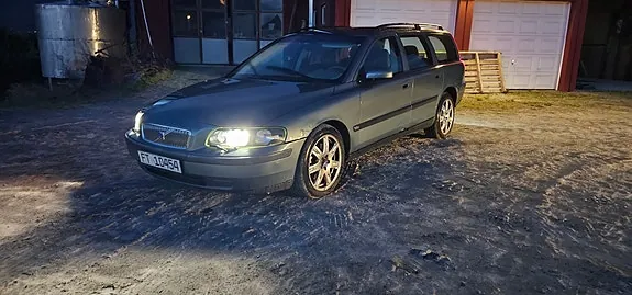 Volvo V70 2004 photo 2