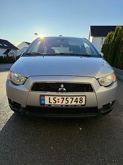 Mitsubishi Colt 2011 photo 3