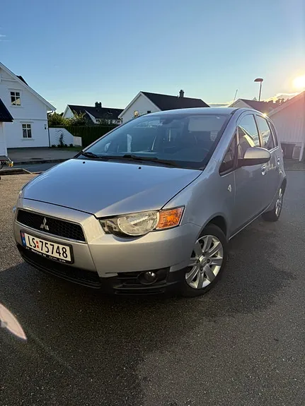 Mitsubishi Colt 2011 photo 4