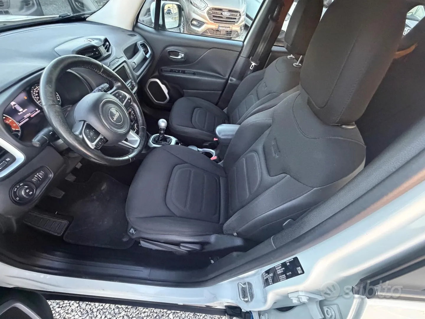 Jeep Renegade 2015 photo 3