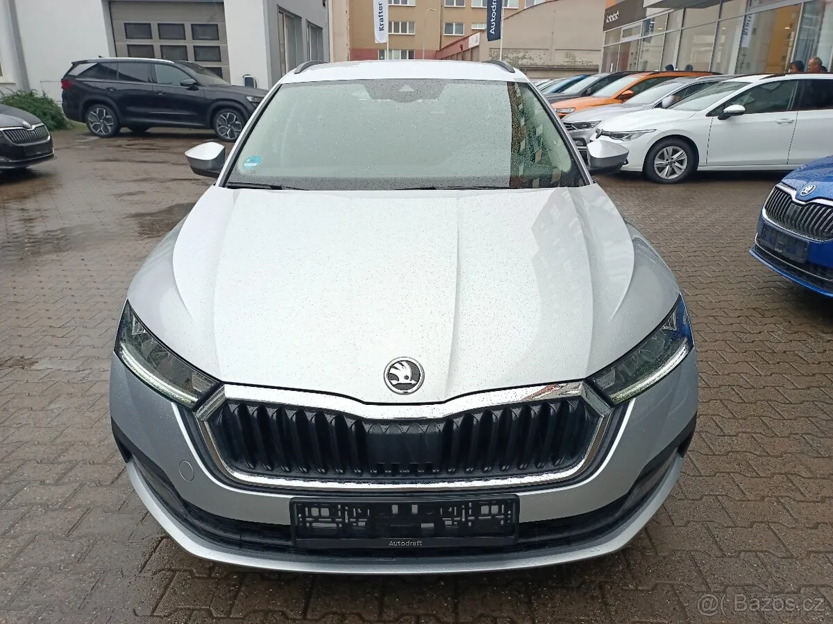 Skoda Octavia 2023 photo 2