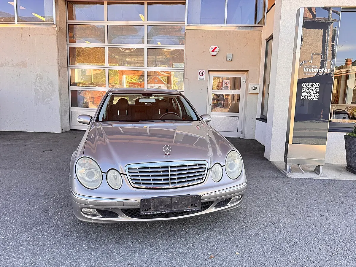 Mercedes-Benz E-Class 2005 photo 2
