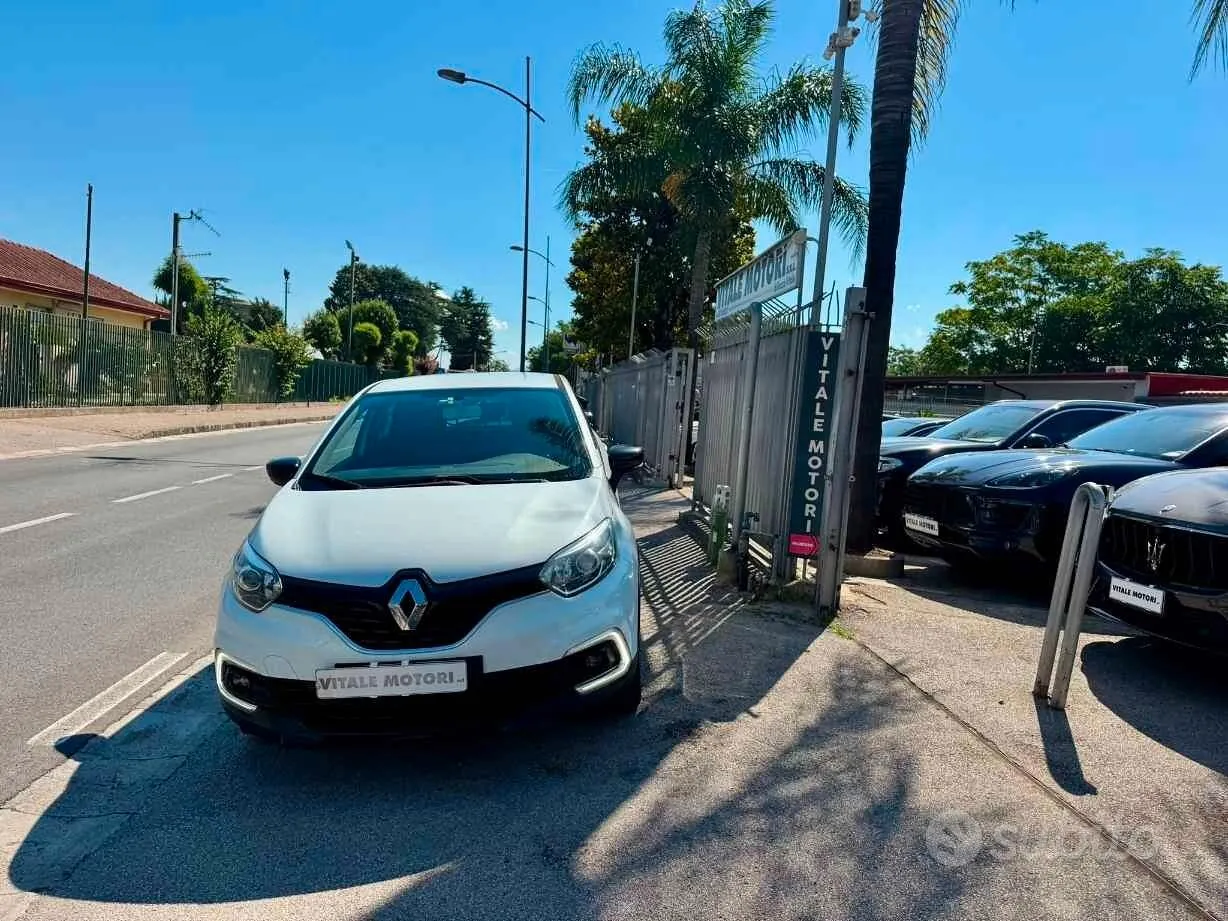 Renault Captur 2018 photo 2