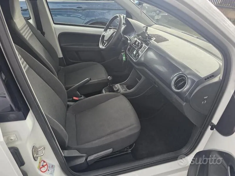 Volkswagen Up 2022 photo 3