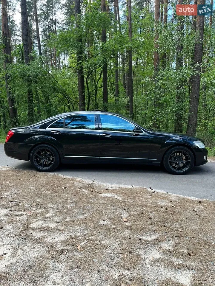 Mercedes-Benz S-Class 2006 photo 2