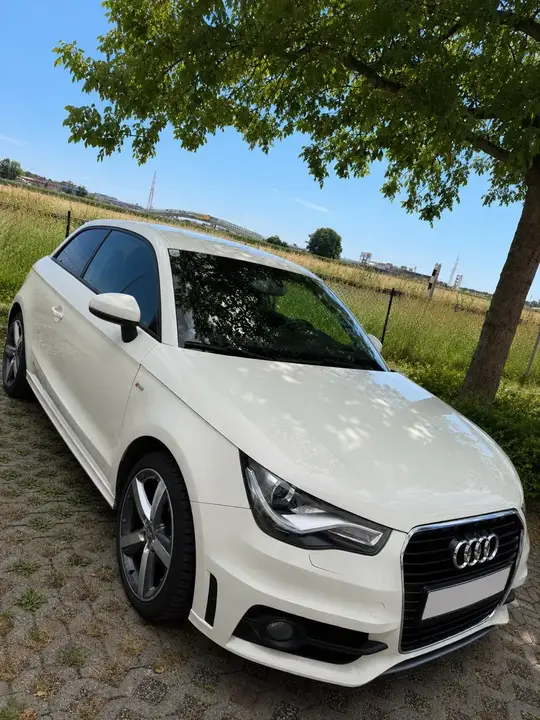Audi A1 2012 photo 2
