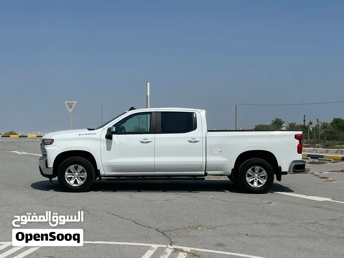 Chevrolet Silverado 2021 photo 3