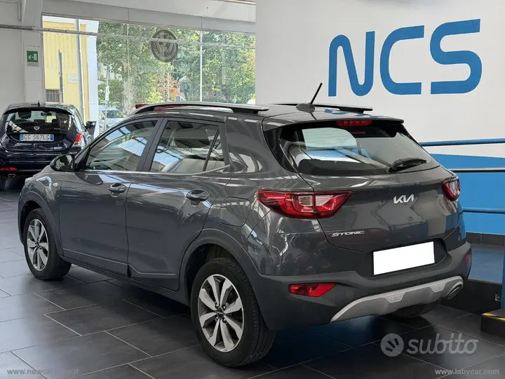 Kia Stonic 2022 photo 2