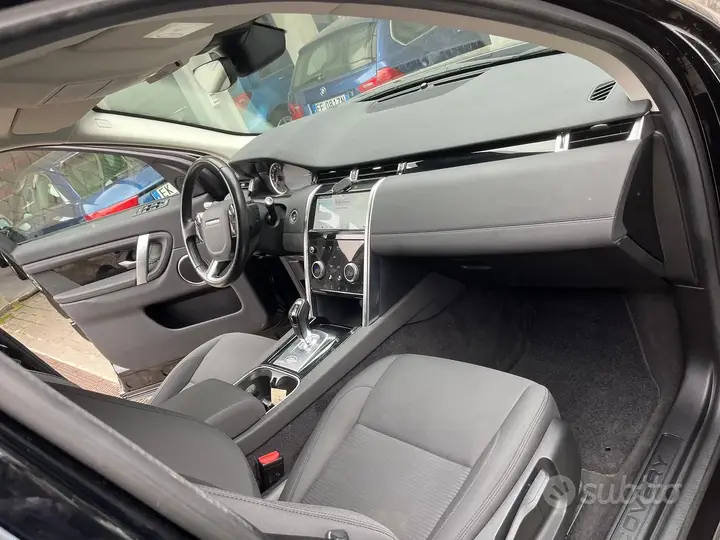 Land Rover Discovery Sport 2020 photo 5