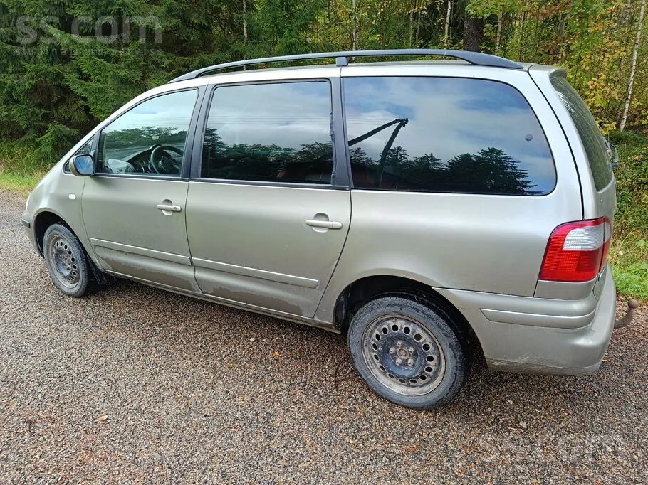 Ford Galaxy 2002 photo 4