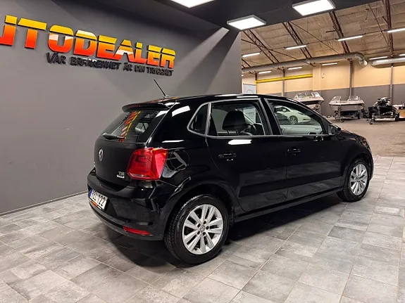Volkswagen Polo 2017 photo 2