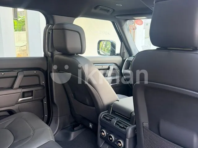 Land Rover Defender 2026 photo 5