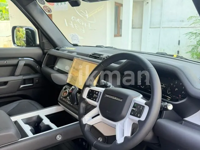 Land Rover Defender 2026 photo 4