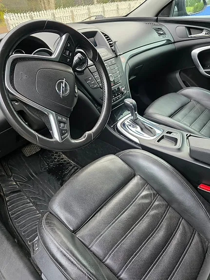 Opel Insignia 2011 photo 2