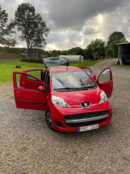 Peugeot 107 2010 photo 2