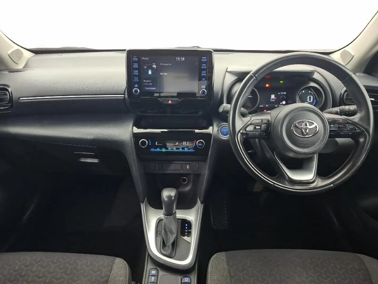 Toyota Yaris Cross 2023 photo 3