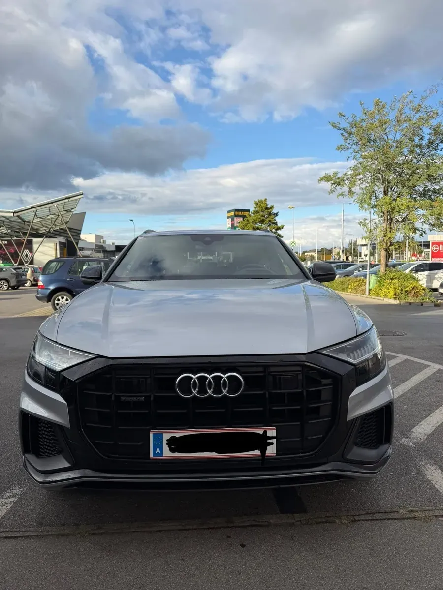 Audi Q8 2021 photo 2