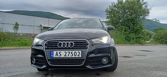 Audi A1 2011 photo 2