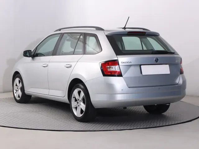 Skoda Fabia 2017 photo 3