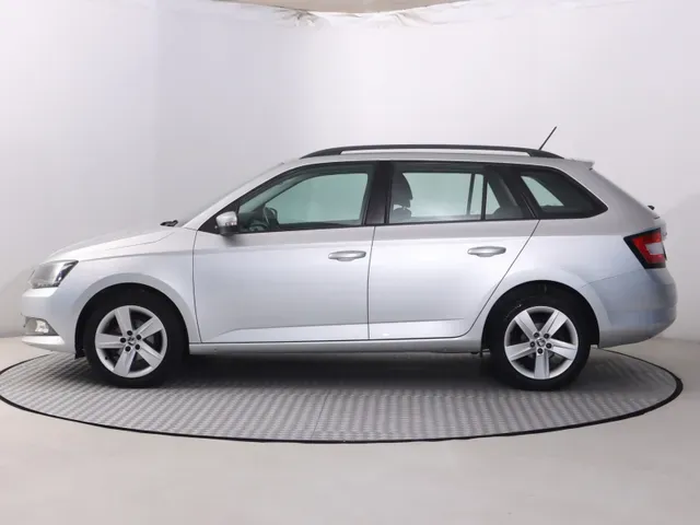 Skoda Fabia 2017 photo 2