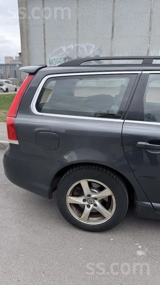 Volvo V70 2015 photo 4