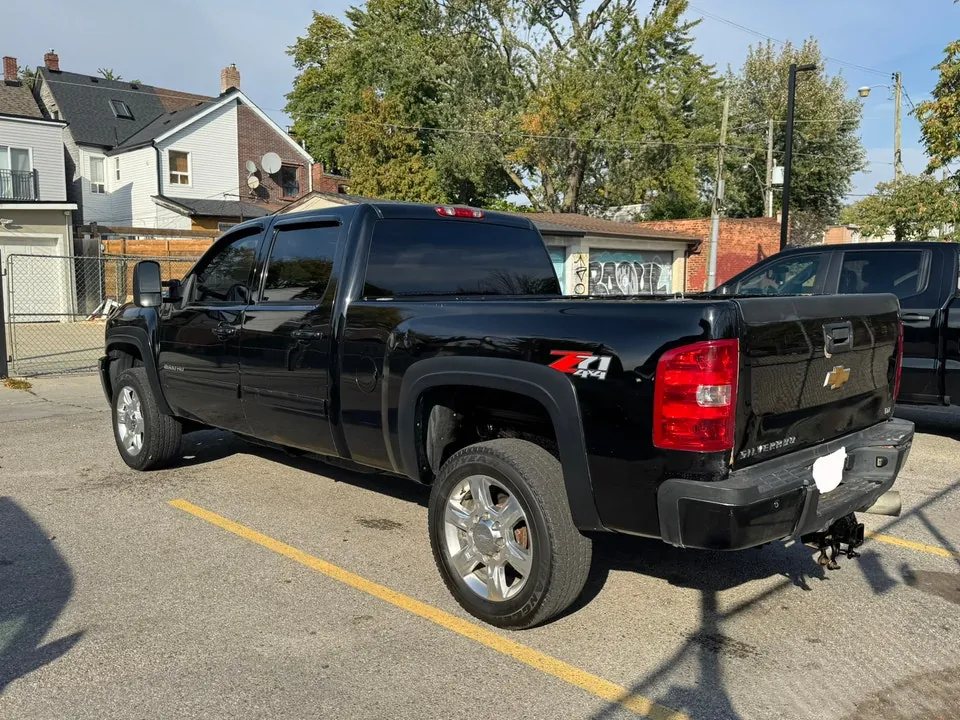 Chevrolet Silverado 2500Hd 2012 photo 3