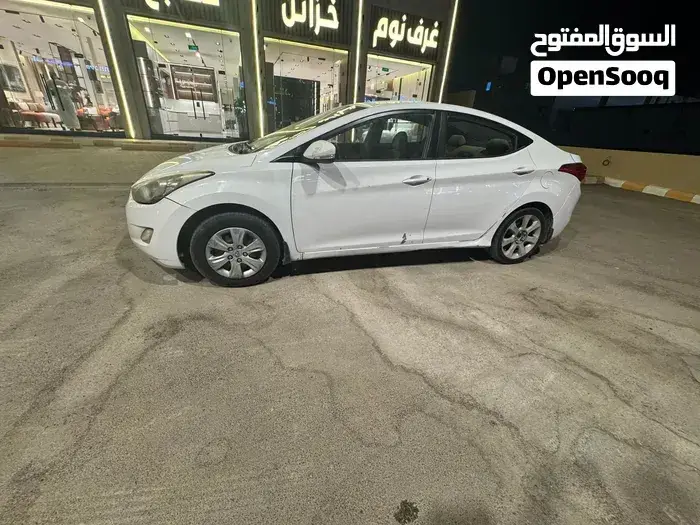 Hyundai Elantra 2013 photo 2