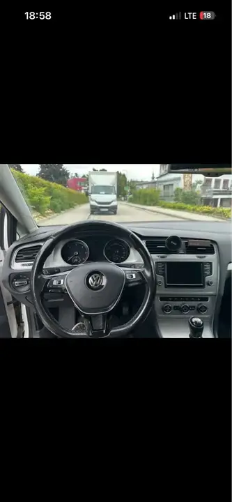 Volkswagen Golf Variant 2015 photo 2