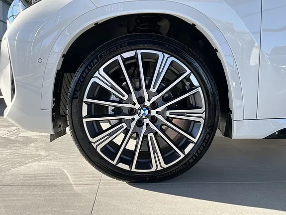 BMW Ix1 2026 photo 4