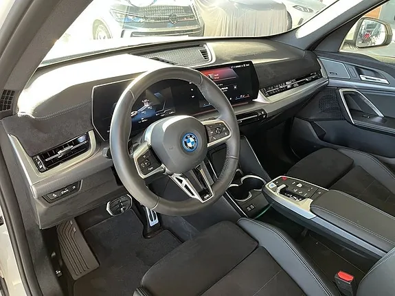 BMW Ix1 2026 photo 5