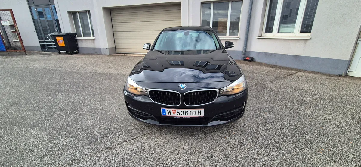 BMW 3 Series 2016 photo 2