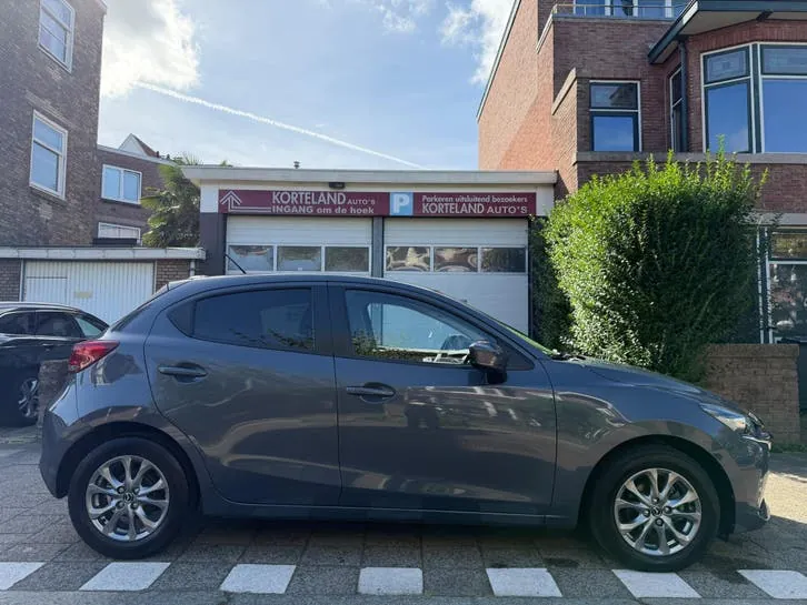 Mazda 2 2022 photo 2