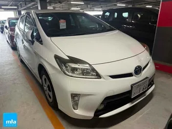 Toyota Prius 2015 photo 2