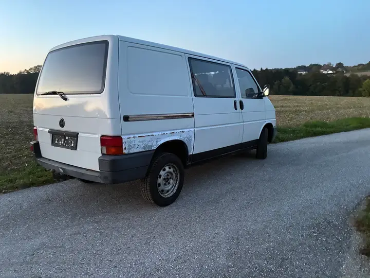 Volkswagen T4 1995 photo 3