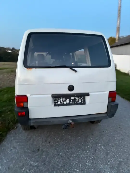 Volkswagen T4 1995 photo 2