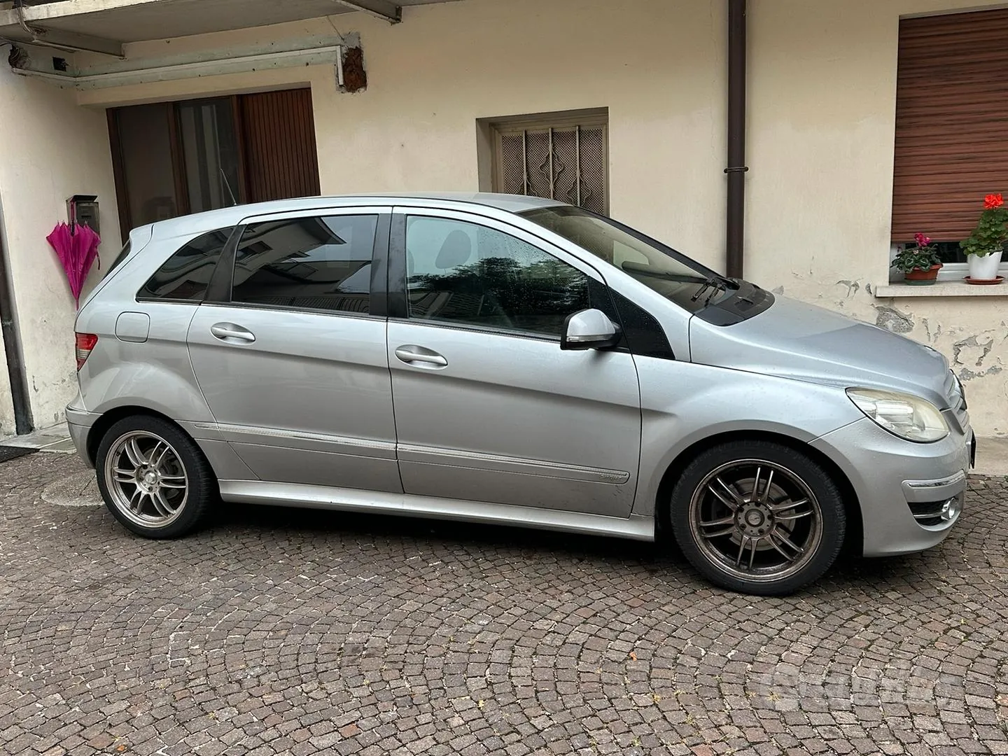 Mercedes-Benz B 2009 photo 3