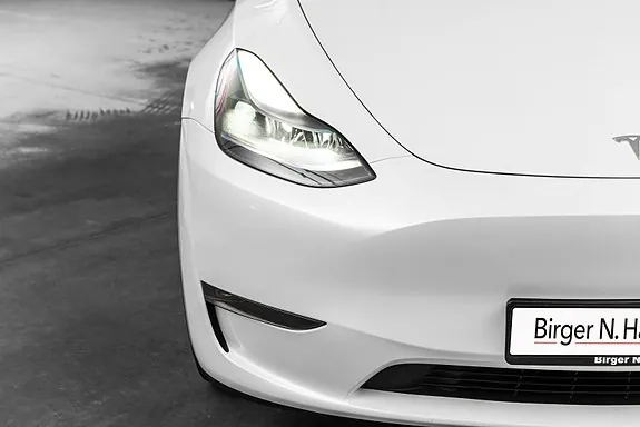 Tesla Model Y 2024 photo 3