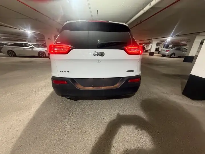 Jeep Cherokee 2014 photo 3