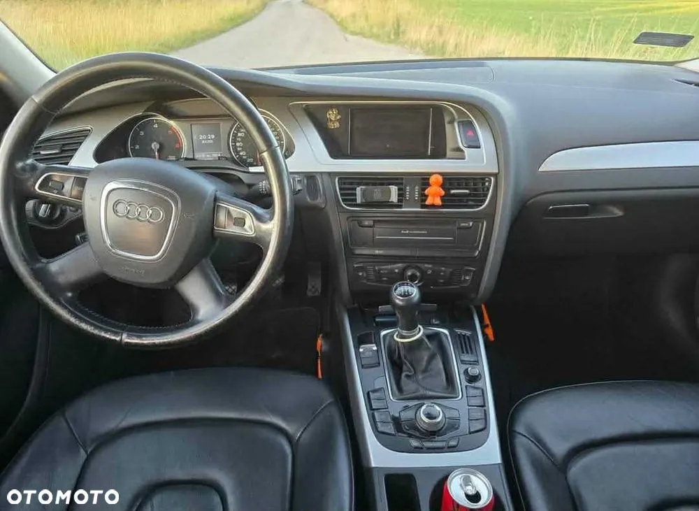 Audi A4 Avant 2010 photo 3
