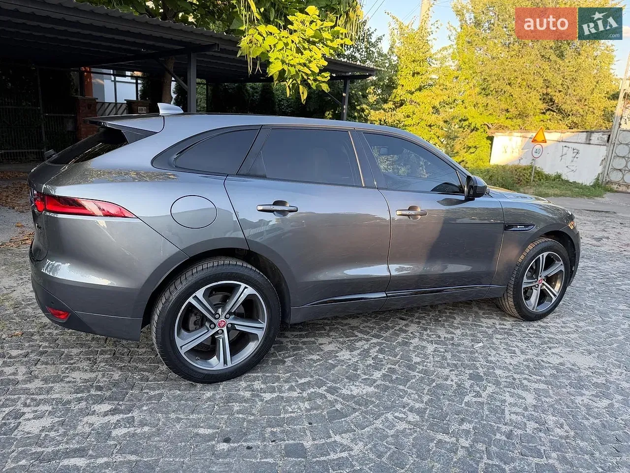 Jaguar F-Pace 2016 photo 5