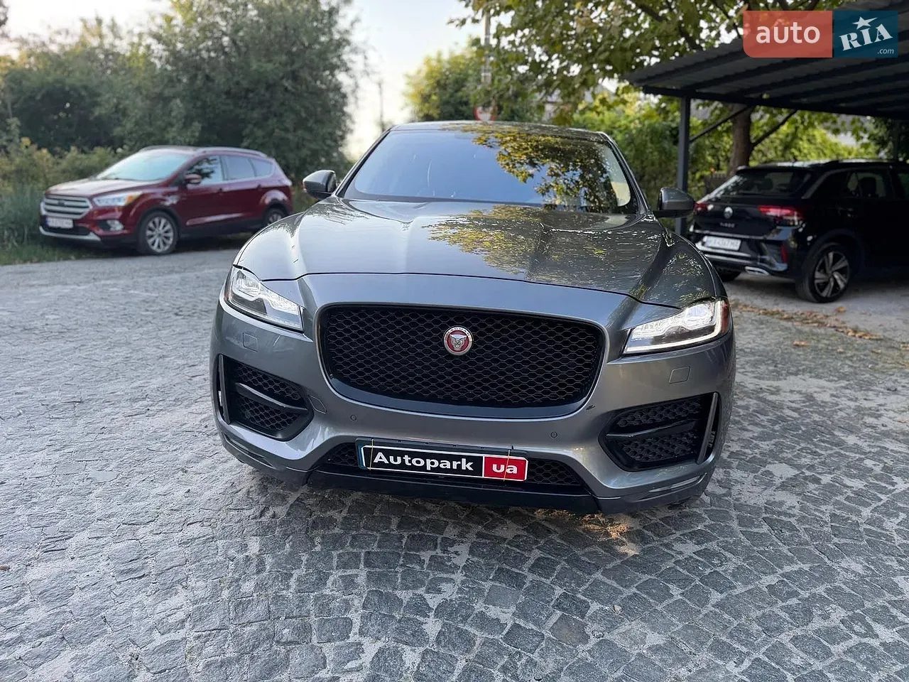 Jaguar F-Pace 2016 photo 2